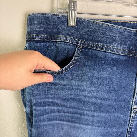 Torrid Distressed Crop Lean Jean Skinny Super Soft High-Rise Jean 2X 14589505 - Picture 5 of 15